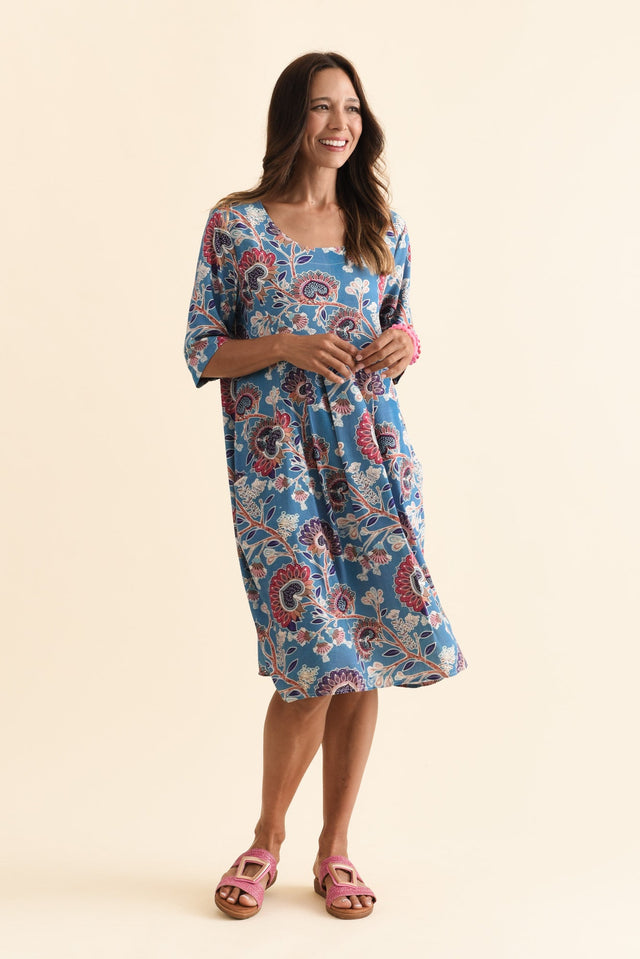 alt text|model:Cara image 6