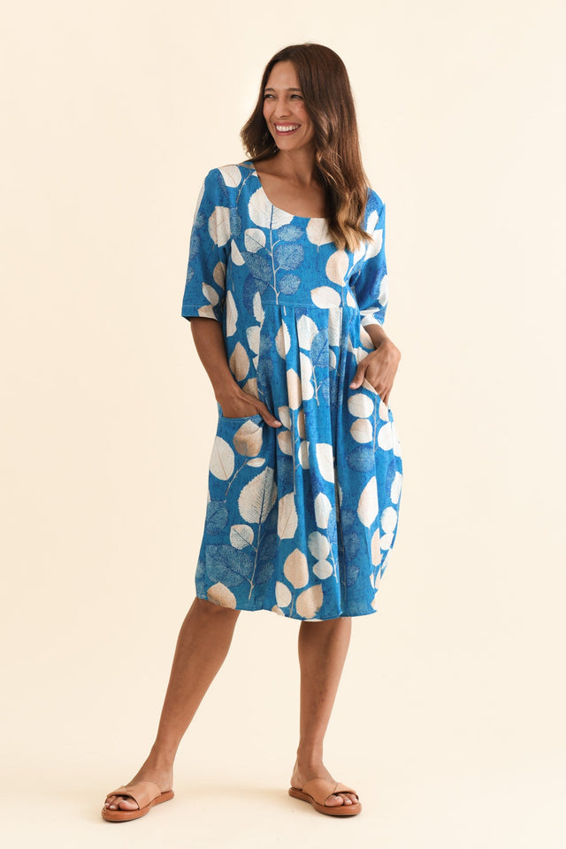 alt text|model:Cara image 7