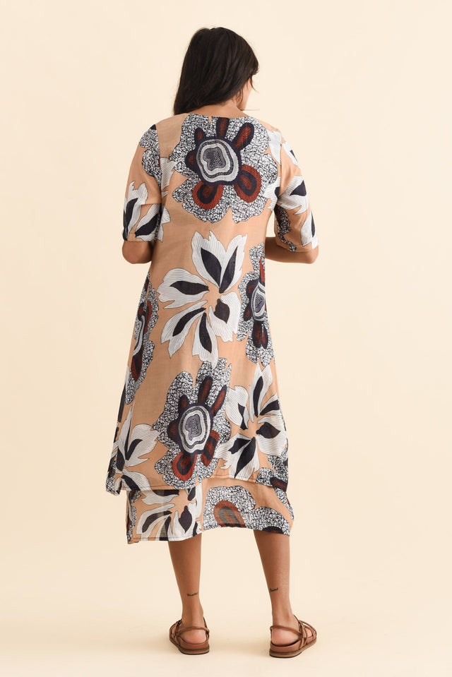 alt text|model:Brontie image 4