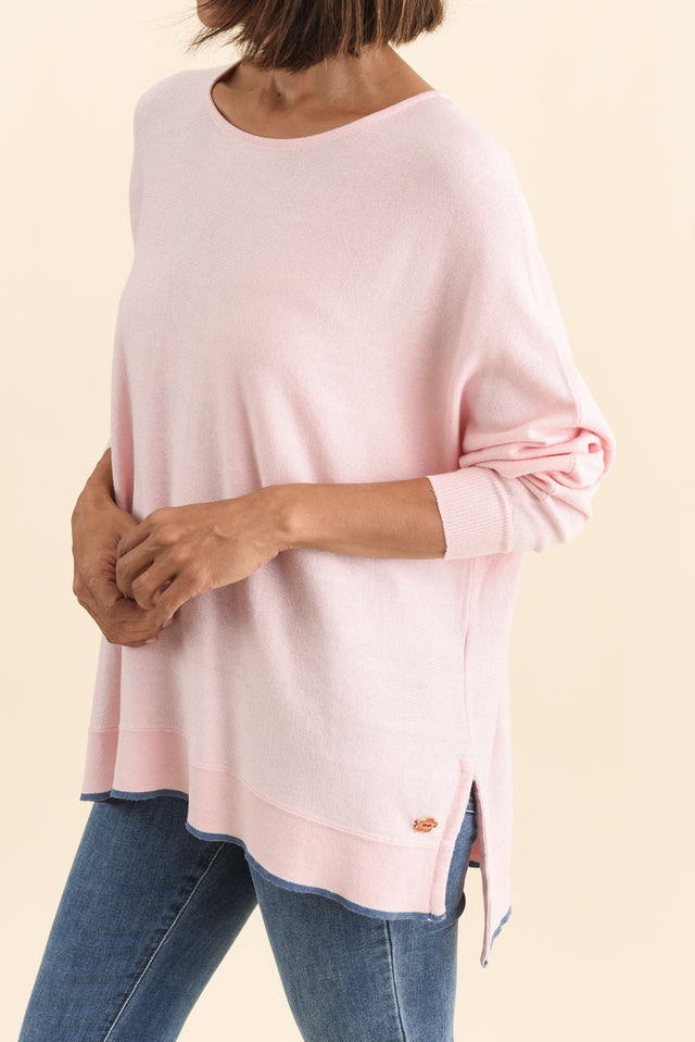 alt text|model:Cara image 5