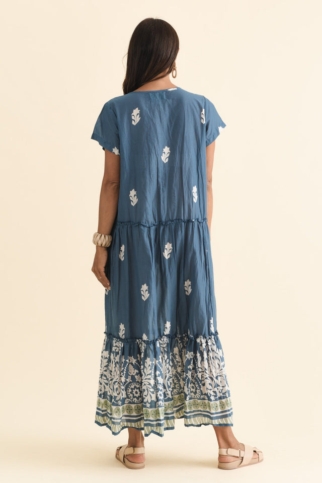 alt text|model:Cara image 6