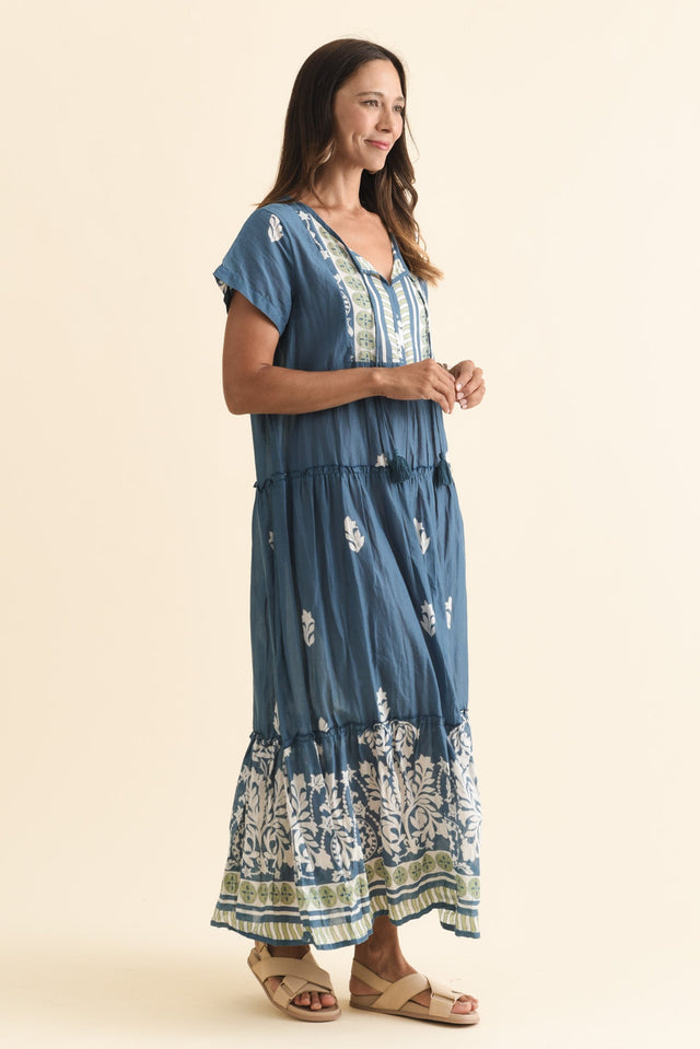 alt text|model:Cara image 5