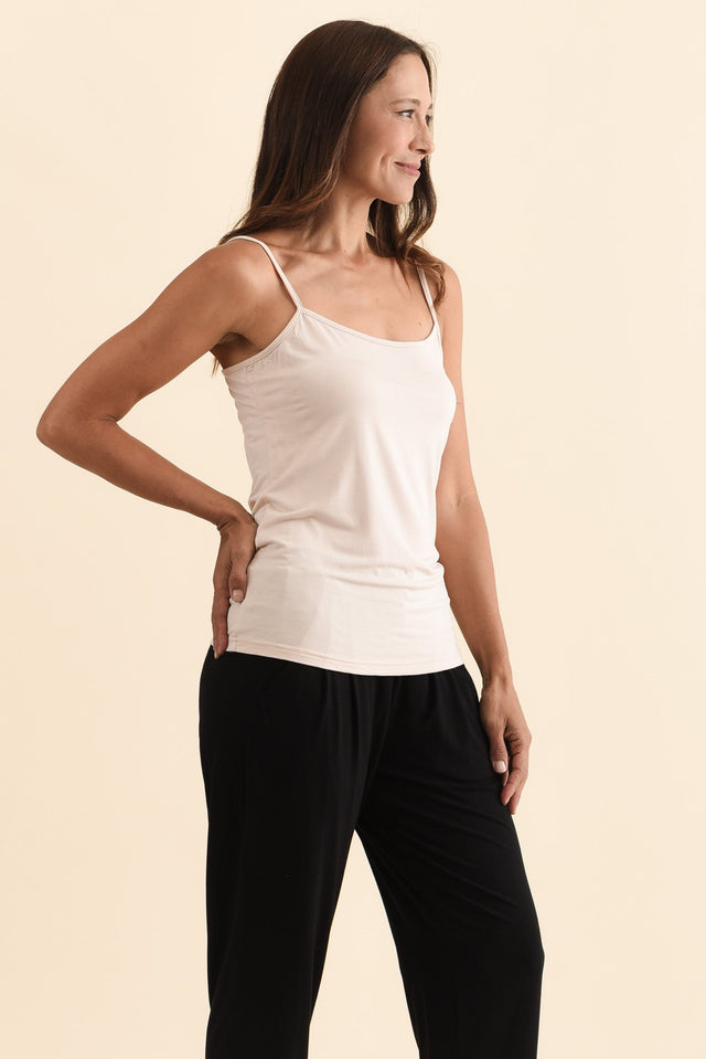 alt text|model:Cara image 4