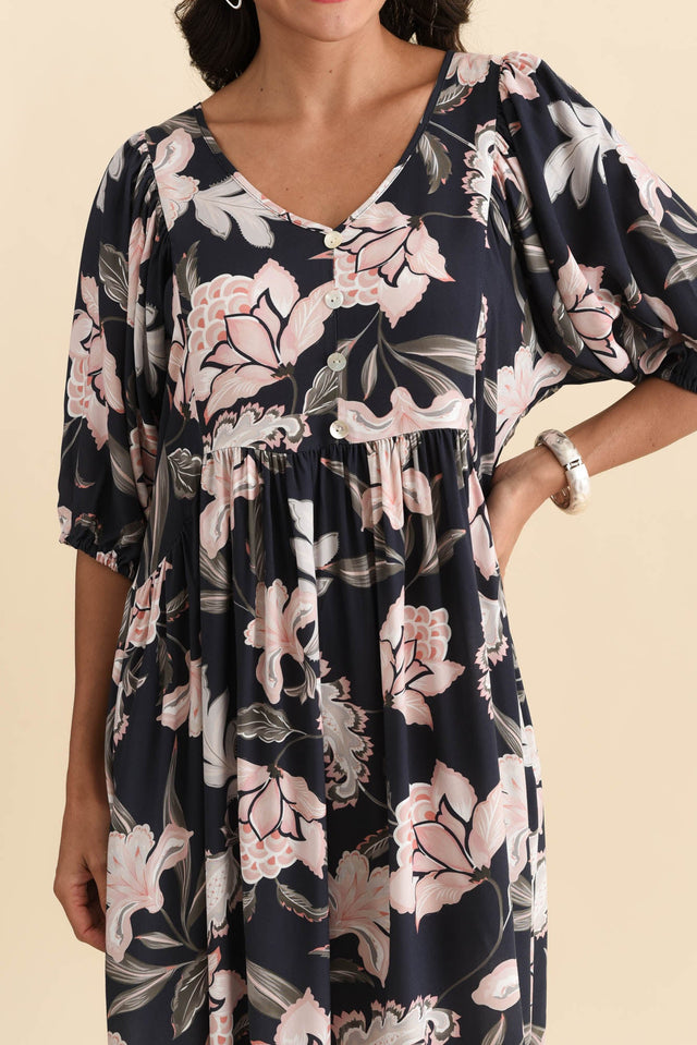 alt text|model:Brontie image 5