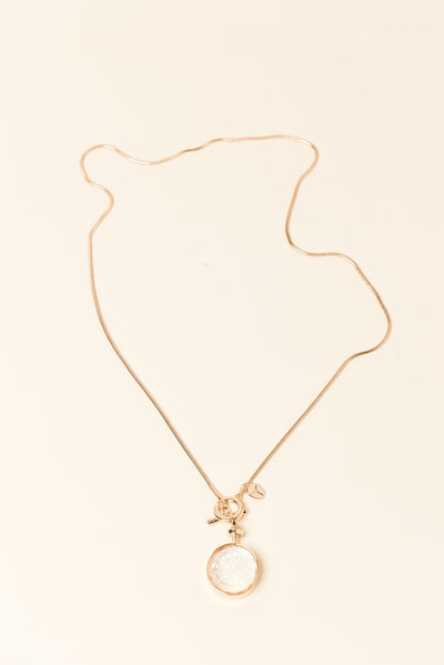 Pera White Circle Pendant Necklace