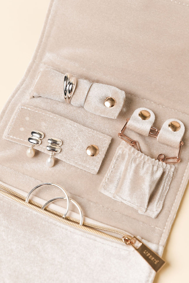 Pisa Beige Velvet Jewelry Wallet image 3
