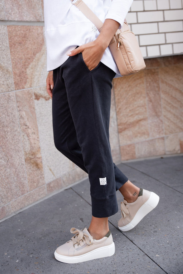 alt text|model:MJ image 1