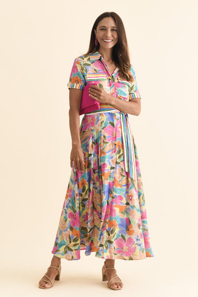 alt text|model:Cara image 3