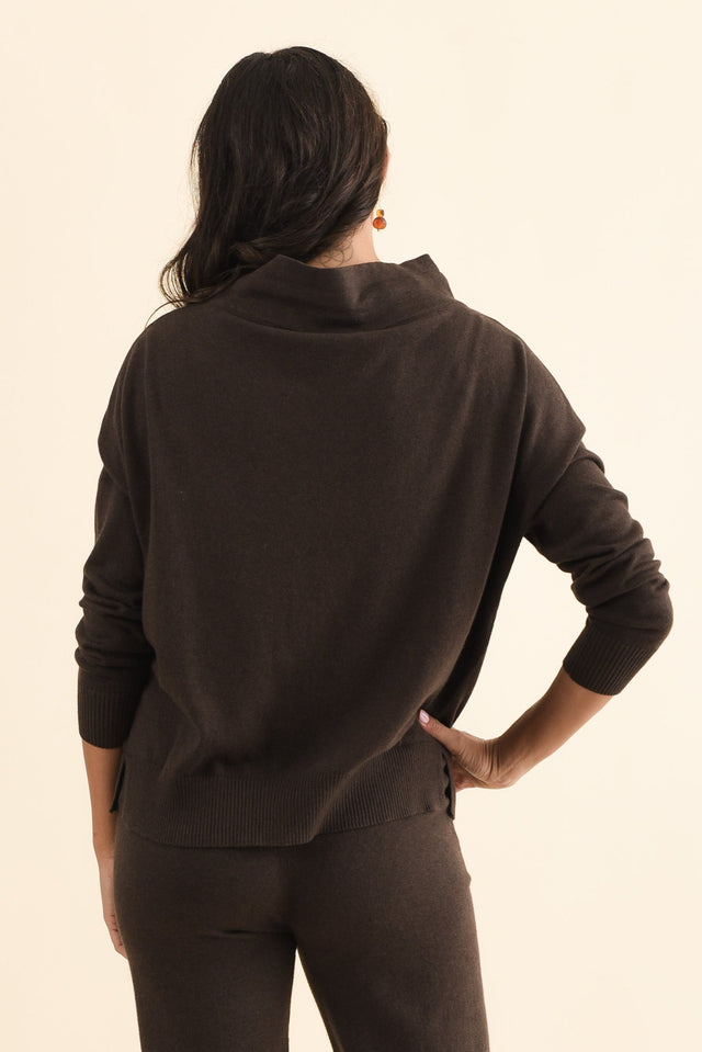 alt text|model:Brontie image 5