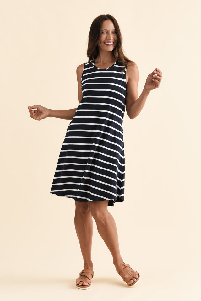 alt text|model:Cara image 3