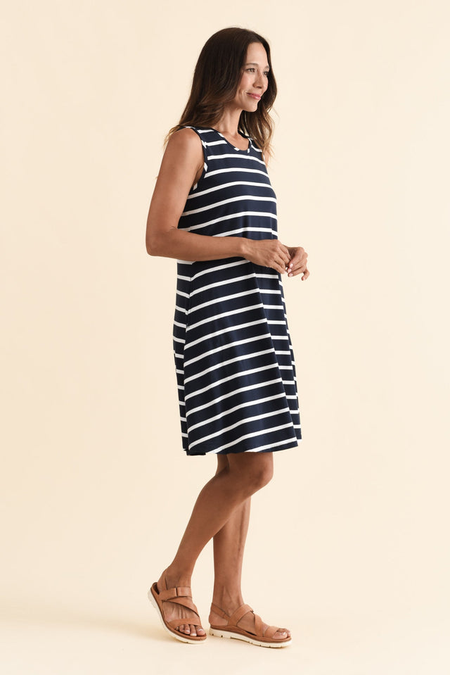 alt text|model:Cara image 4