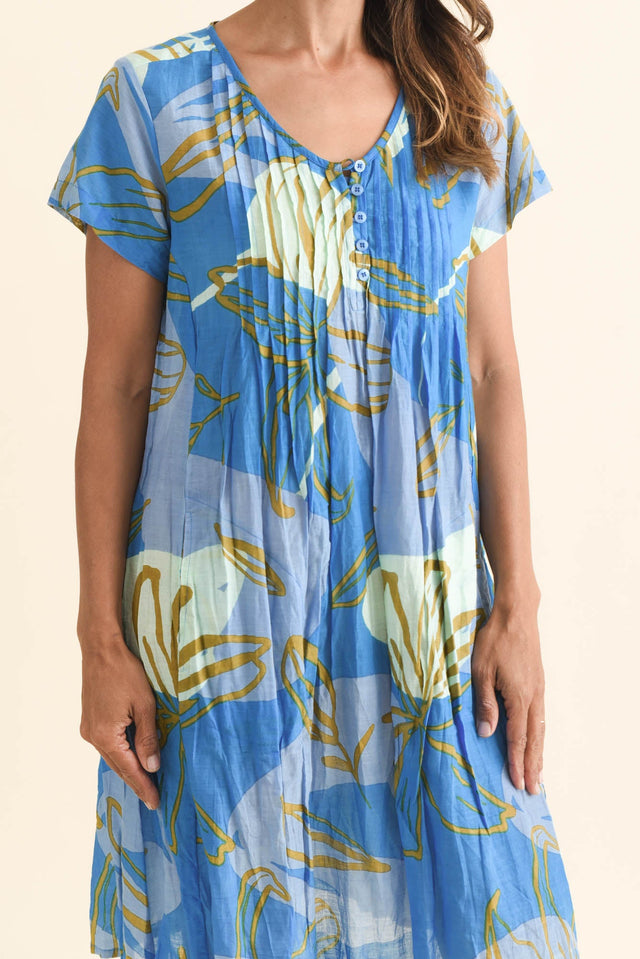 alt text|model:Cara image 6