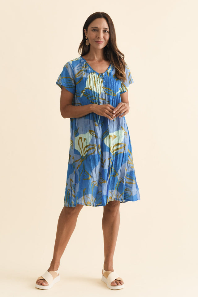 alt text|model:Cara image 7