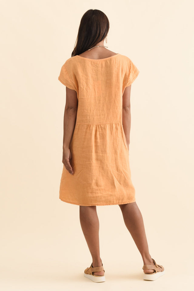 alt text|model:Cara image 5