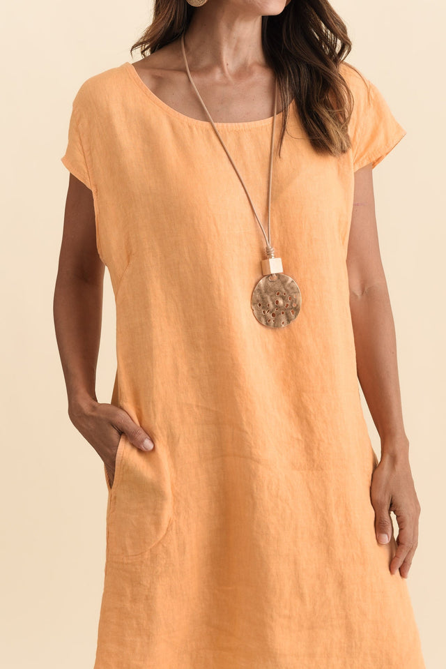 alt text|model:Cara image 6