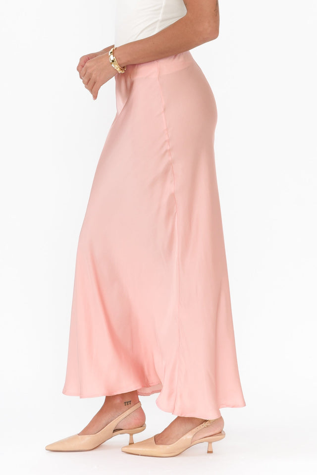 alt text|model:Brontie image 3