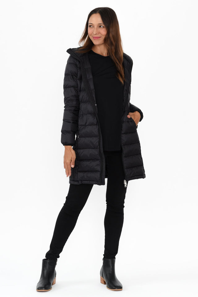 alt text|model:Cara image 3