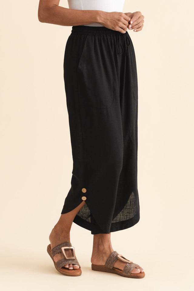 alt text|model:Cara image 4