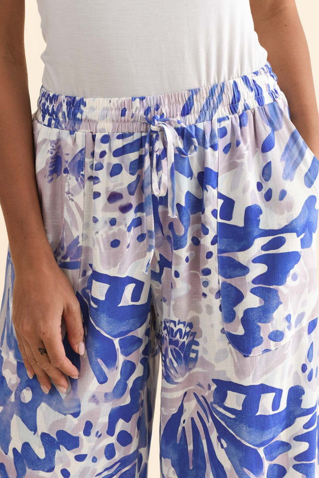 alt text|model:Brontie image 5