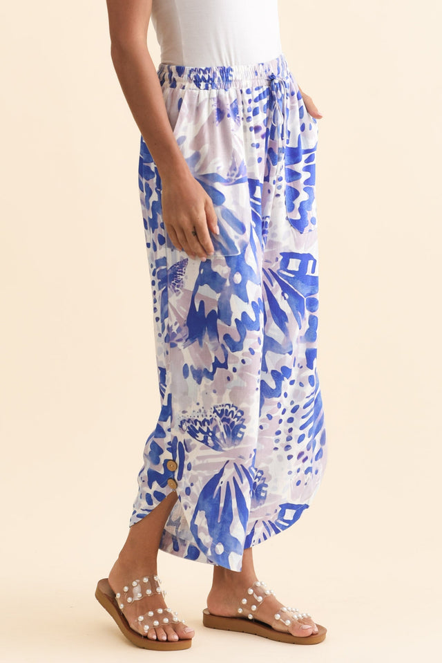 alt text|model:Brontie image 3