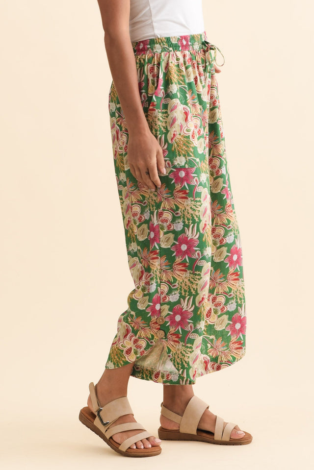 alt text|model:Brontie image 3