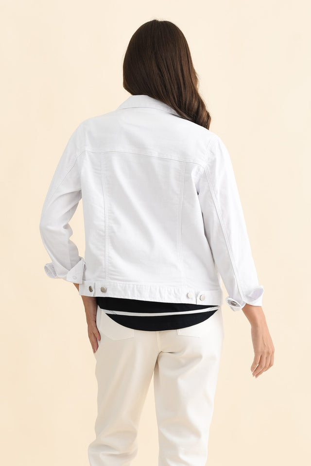 alt text|model:MJ image 6