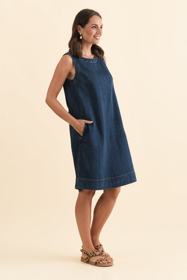 alt text|model:MJ image 3