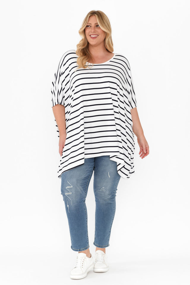 alt text|model:Caitlin image 12