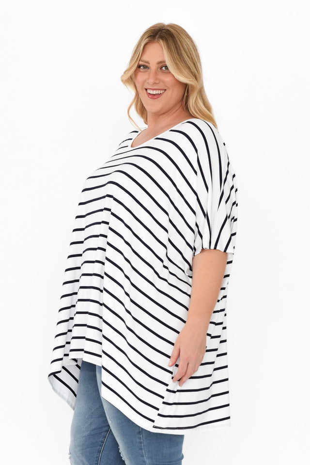 alt text|model:Caitlin image 13