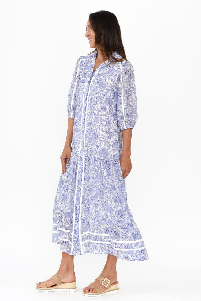 alt text|model:Cara image 4