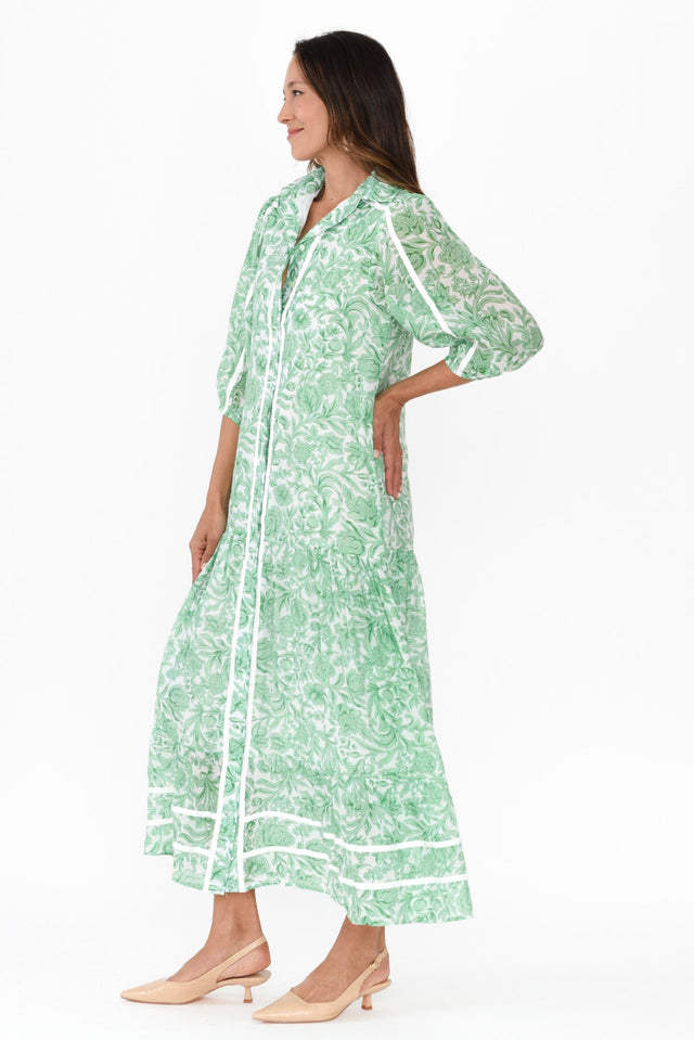 alt text|model:Cara image 4