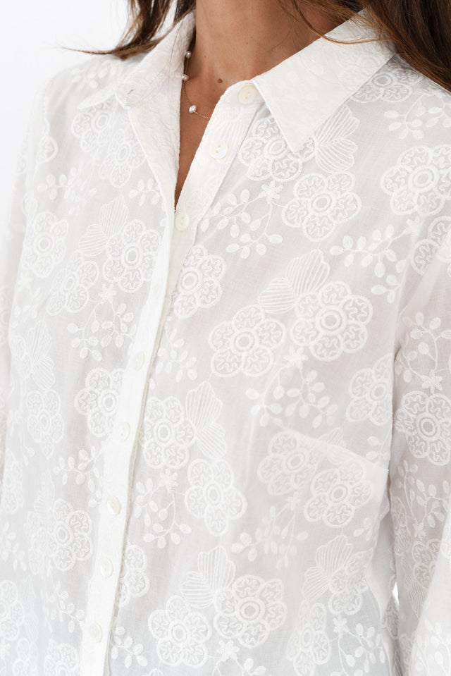 alt text|model:Cara image 7