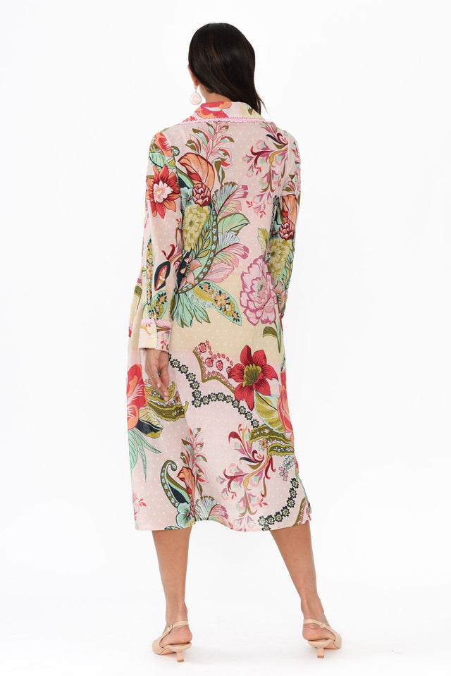 alt text|model:Cara image 6