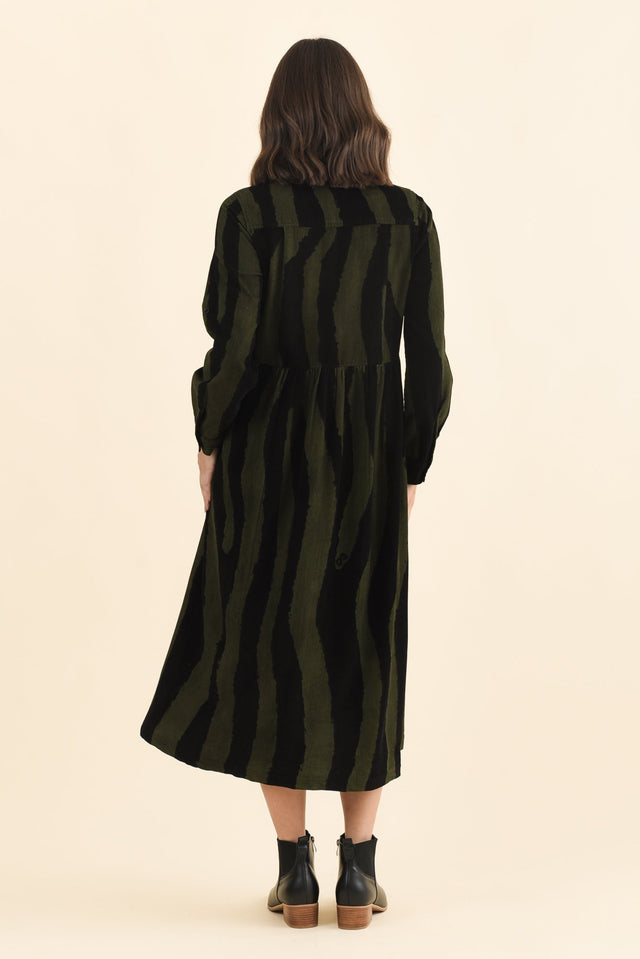 alt text|model:MJ image 4