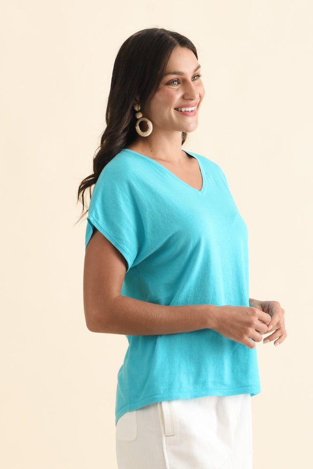 alt text|model:Brontie image 4