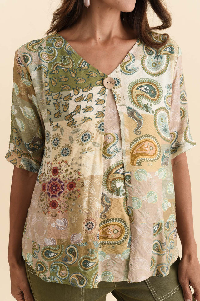 alt text|model:Cara image 6