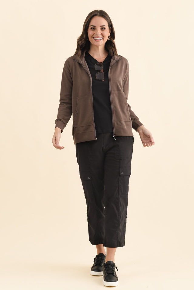 alt text|model:MJ image 6