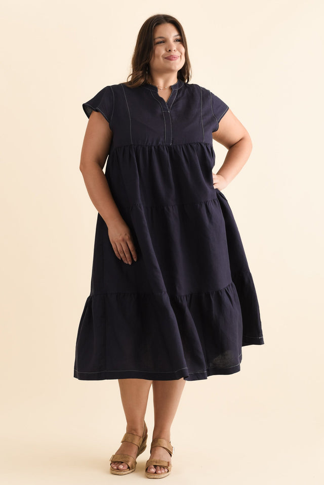 plus-size,curve-dresses,plus-size-midi-dresses,plus-size-linen-dresses,plus-size-work-edit,plus-size-summer-dresses,alt text|model:Gabby image 9