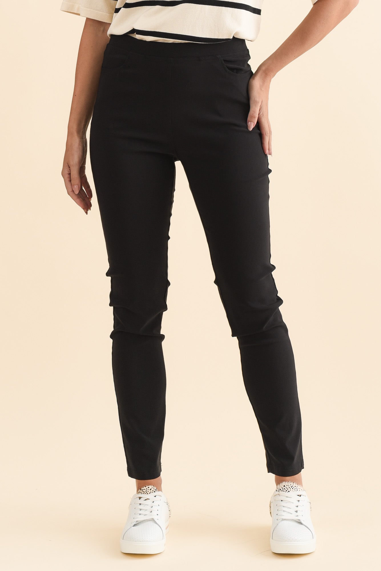 black cigarette pants zara NWOT Crocodile Embossed Faux Leather Size Small ZARA NEW WOMAN HIGH WAIST