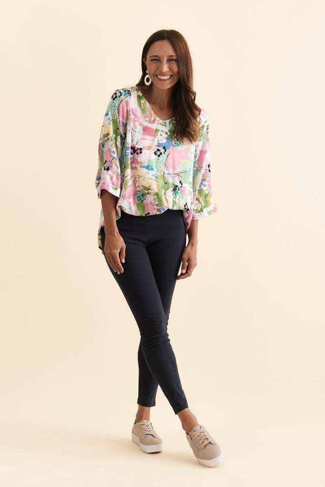 alt text|model:Cara image 2