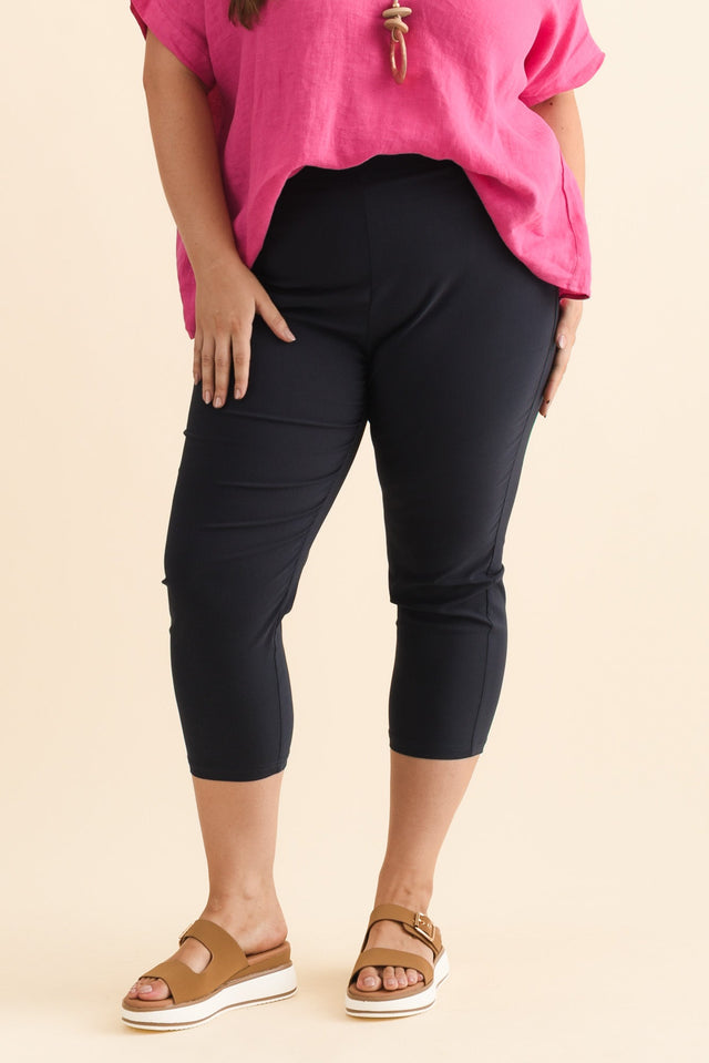 plus-size,curve-bottoms,plus-size-pants,plus-size-winter-clothing,alt text|model:Gabby image 7